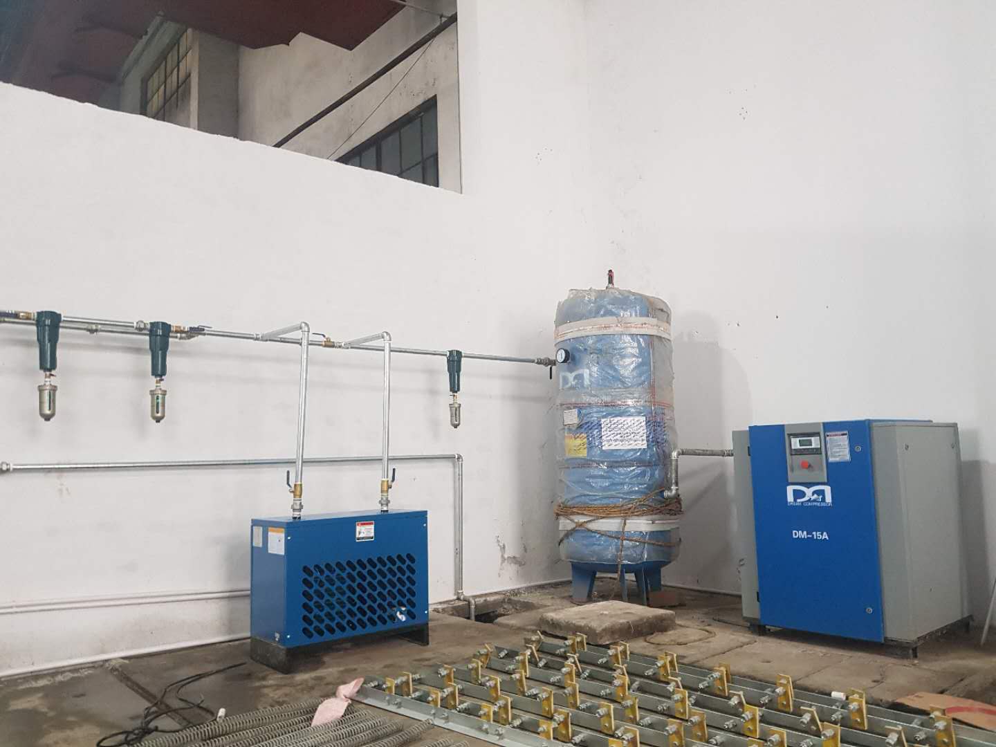 江苏无锡某消防控制系统有限公司 采购德蒙皮带螺杆式空压机案例